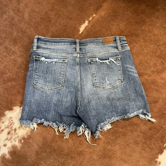 Judy Blue Distressed Blue Jean Shorts - Picture 2 of 2